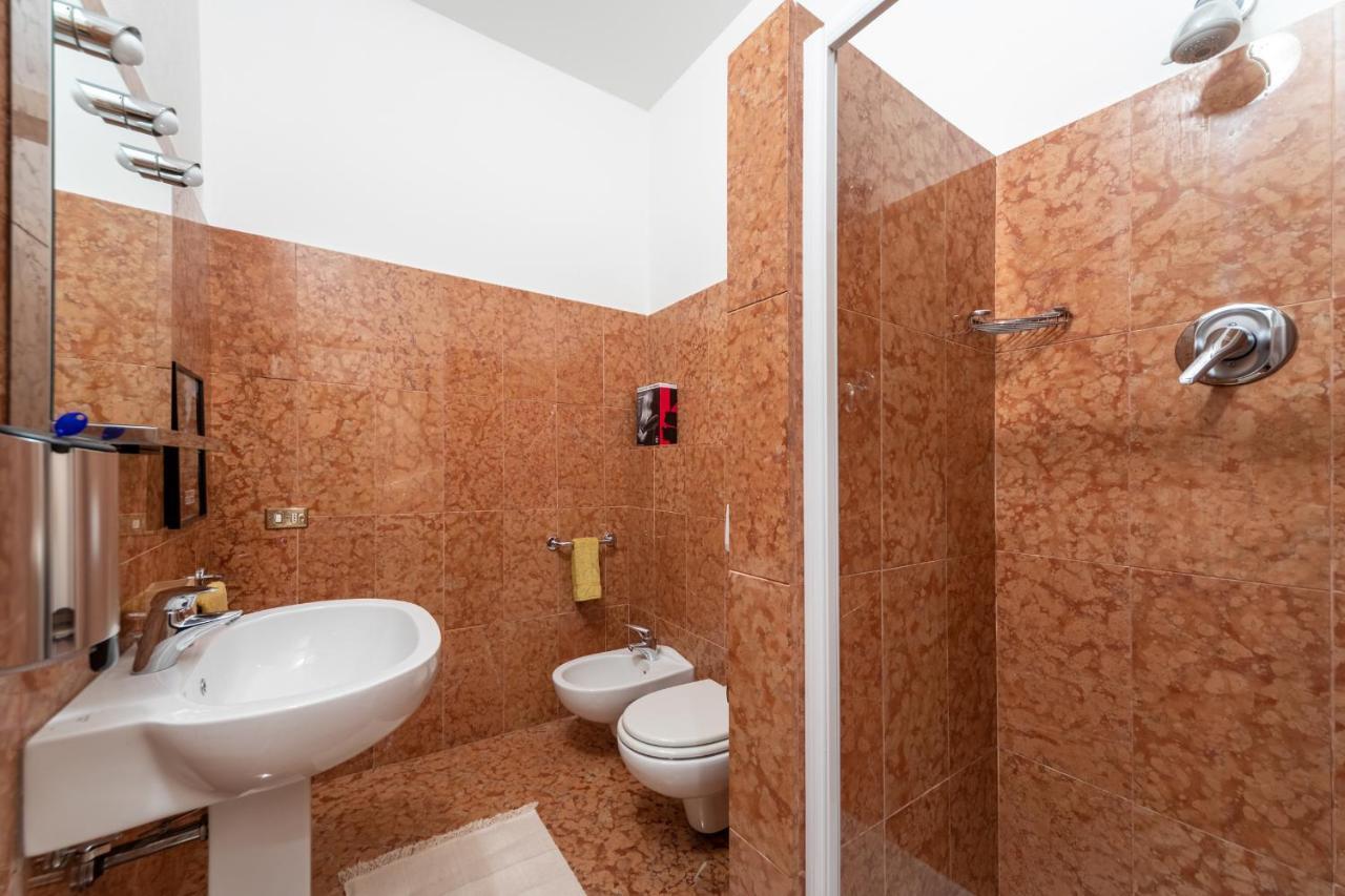 Getthekey Fiore Giallo Apartment Bologna Exteriör bild
